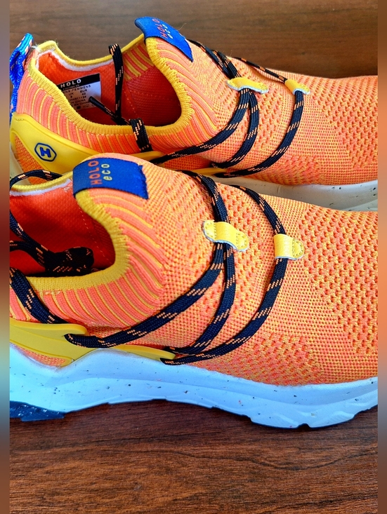 Holo Shoes - NWOT HOLO Womens Footwear Maverick 2.0 - Scarlett Ibis Size 10 Running Shoe